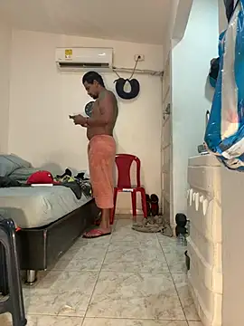 bigdick211292 Adlı Modelin Canlı XXX Sohbeti