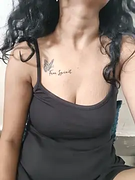 Miss_Liara01 Adlı Modelin Canlı XXX Sohbeti