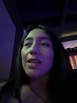 Chatroom XXX en direct de Ravelyn_outdoors_