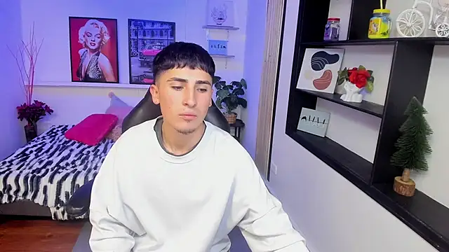Benji23_ Live XXX-Chat