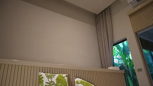 YourNaughtyMiss XXX чат на живо