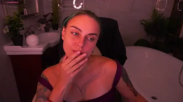 Chatroom XXX en direct de RayeReam