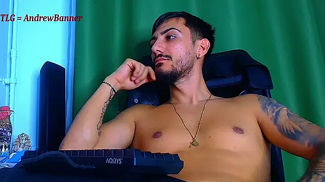 AndrewBanner Adlı Modelin Canlı XXX Sohbeti