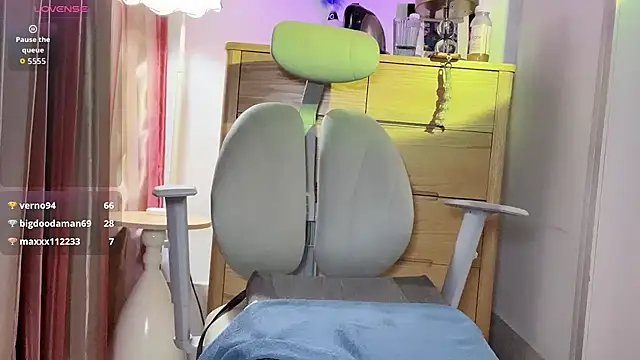 mimi_181 Adlı Modelin Canlı XXX Sohbeti
