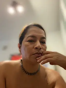 Jlo_69's Live XXX Chat