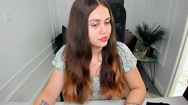 SaraMuger Chat XXX live