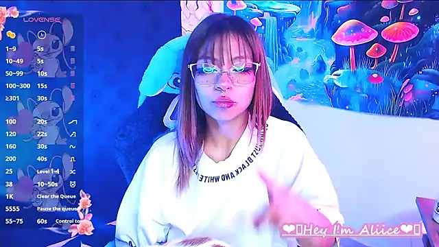 Alicee_34's Live XXX Chat