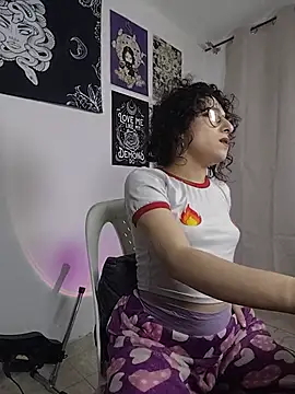 little__ammy Adlı Modelin Canlı XXX Sohbeti