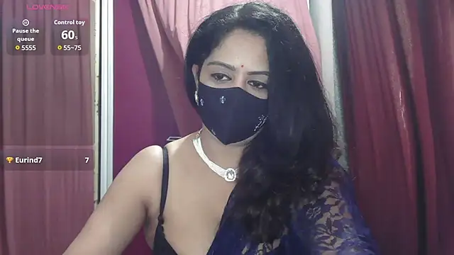 Naughty_ruchi Adlı Modelin Canlı XXX Sohbeti