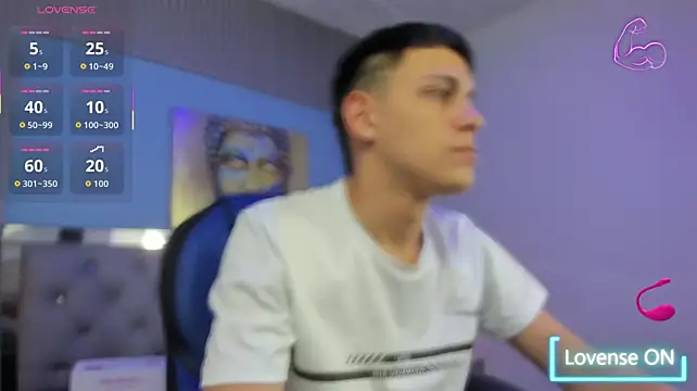 Ethanx18_ élő XXX-chatje