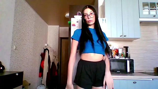 AdeleNekola Adlı Modelin Canlı XXX Sohbeti