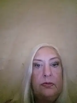XXX chat uživo modela Julia20X