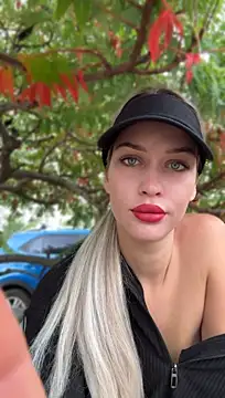 KikiWatson's Live XXX Chat