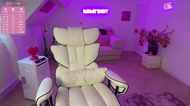 RomyIndyXXX live XXX chat