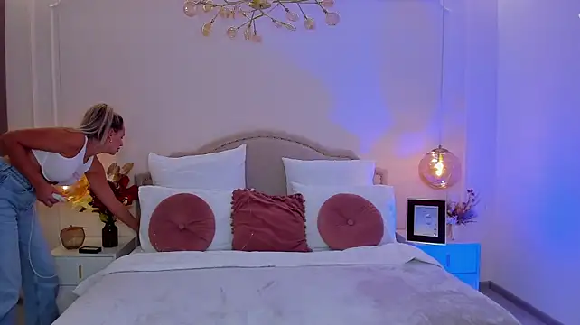 دردشة MissLoou الجنسية المباشرة
