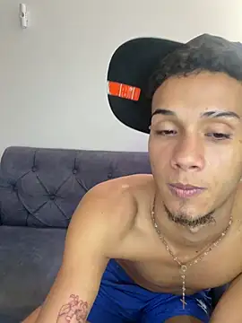Chatroom XXX en direct de friends_lust_latin