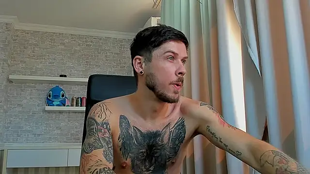 JonahShaw Adlı Modelin Canlı XXX Sohbeti