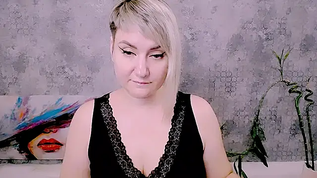 Djullia Live XXX-Chat