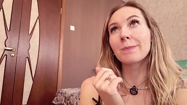Chat +18 de Hello_Lisha ao vivo