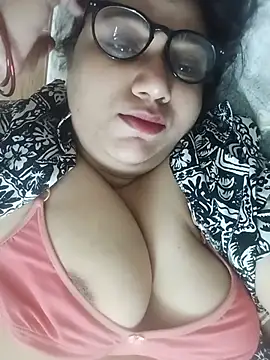 Wildsimmi27 Adlı Modelin Canlı XXX Sohbeti