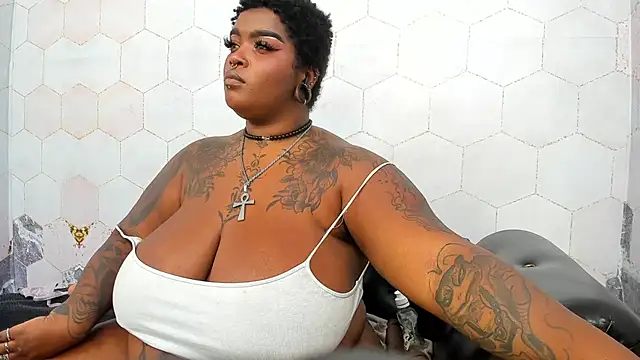 Anaa_Fuentess Adlı Modelin Canlı XXX Sohbeti