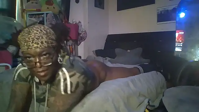 Chat +18 de Marl33_Ch33ks ao vivo