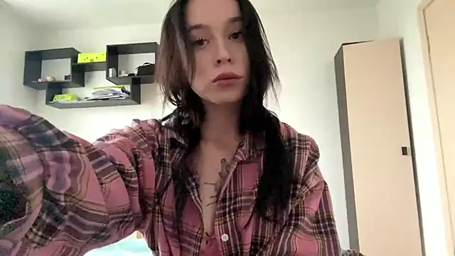 Blow_Bunny Adlı Modelin Canlı XXX Sohbeti