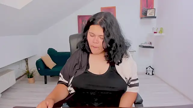 HaraNoir Adlı Modelin Canlı XXX Sohbeti