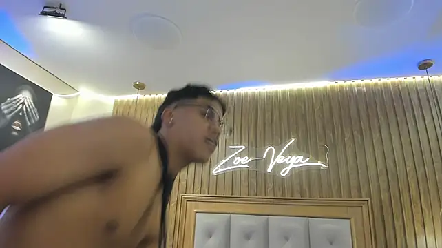 Chat XXX en directo de Colby_driscoll
