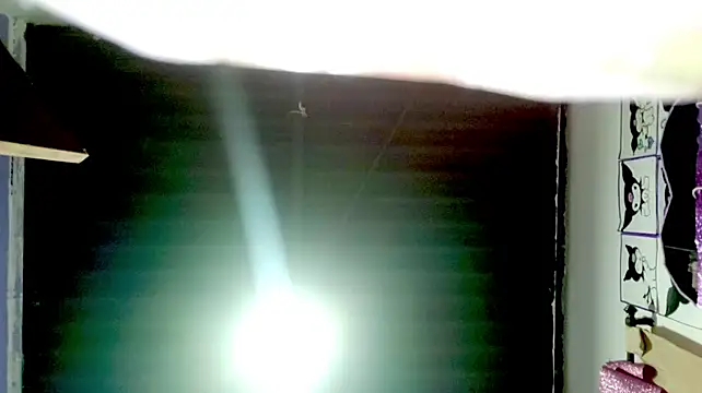 PetiteIvoryQueen19's Live XXX Chat