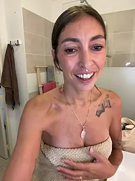 Chat +18 de Lalla-Amani ao vivo