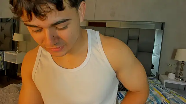 Charlie___Musk Adlı Modelin Canlı XXX Sohbeti