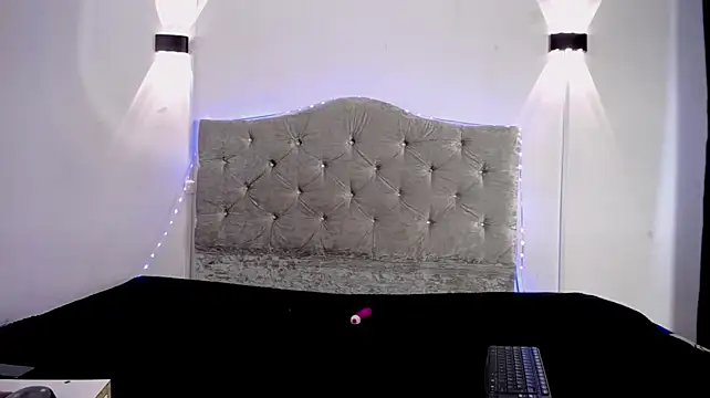 miss_Scarletcs Adlı Modelin Canlı XXX Sohbeti