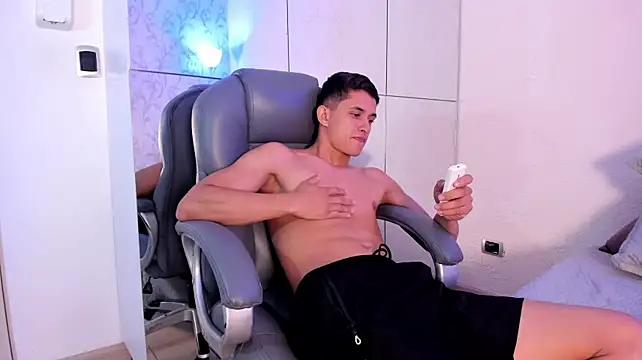 Chat XXX ao vivo de Simon_Axe