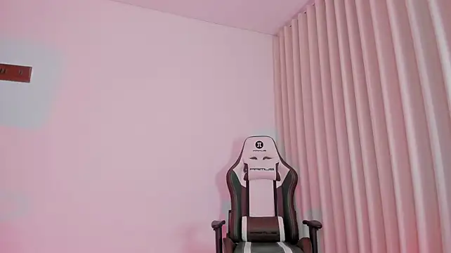 Sweet__giirl Adlı Modelin Canlı XXX Sohbeti