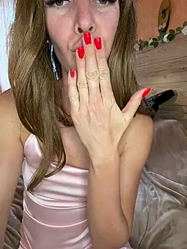 maja_Fox7 Adlı Modelin Canlı XXX Sohbeti