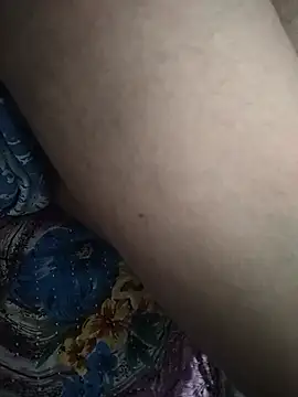 Nishabarar-couple007 Adlı Modelin Canlı XXX Sohbeti
