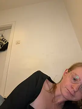 jannis1992 XXX чат на живо