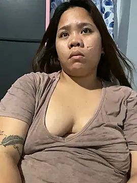Chat XXX en directo de -CLARAMommy-