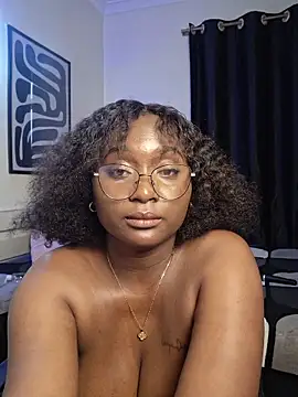 Iambombshell Adlı Modelin Canlı XXX Sohbeti