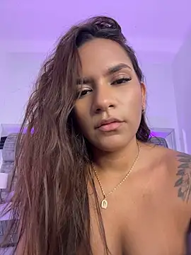 amara_wet04 Adlı Modelin Canlı XXX Sohbeti