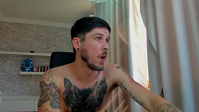 XXX chat uživo modela JonahShaw