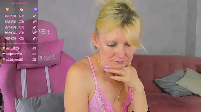 Chat XXX en directo de Julie_Lucas