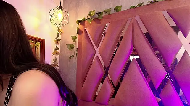 Nixie_Velvet Adlı Modelin Canlı XXX Sohbeti