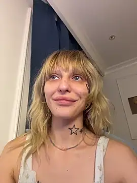 skrepochka Adlı Modelin Canlı XXX Sohbeti