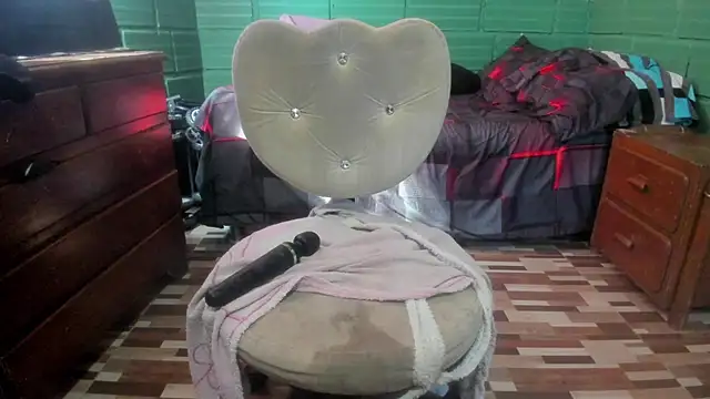 دردشة DanaaRey الجنسية المباشرة