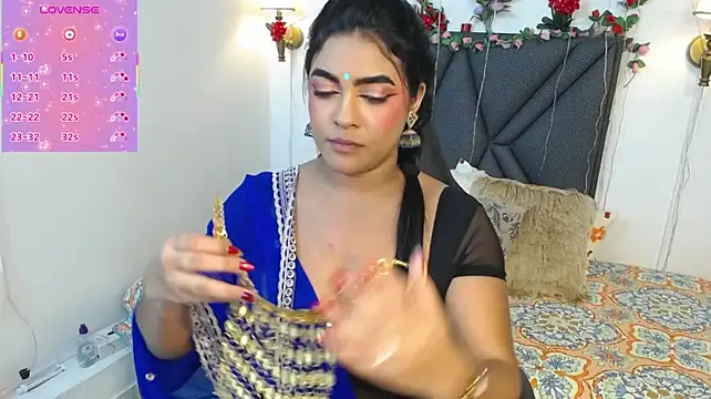 lakshmiraniii's Live XXX Chat