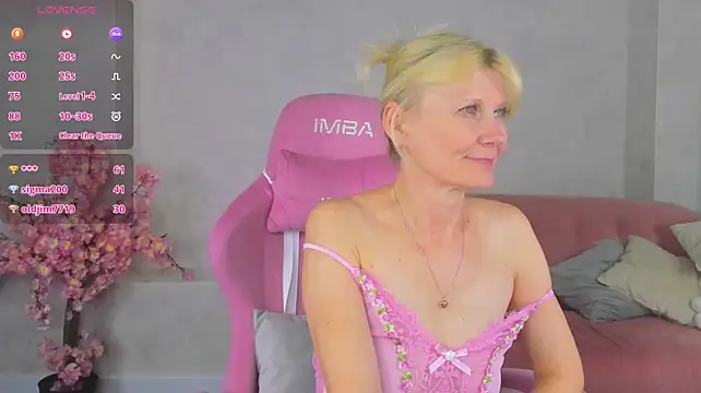 Julie_Lucas' Live XXX Chat