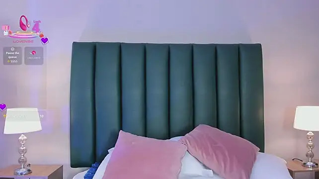 juicy_led_'s Live XXX Chat