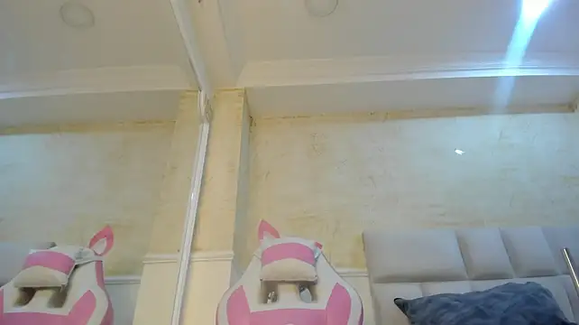 ScarletEvanss_'s Live XXX Chat